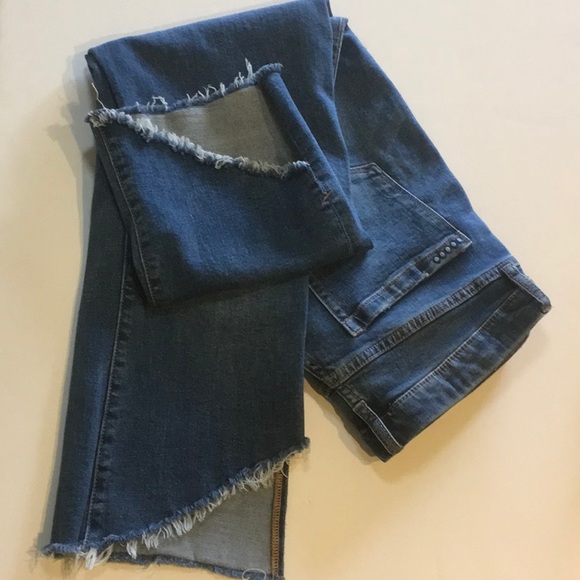 Uneven Hem Straight - Picture 8 of 8